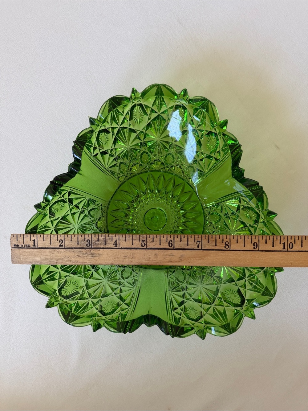 Vintage Hazel Atlas Style Green Pinwheel Starburst Triangle Glass Bowl 10” - Picture 5 of 6